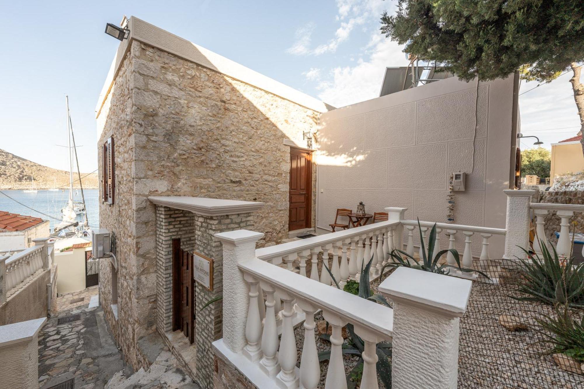Villa Antonis Chalki Town Eksteriør bilde